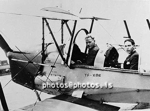 ss07133.jpg
Jón Jónsson flugkennari og Bogi Melsted í Tiger Moth TF-KBE 1947