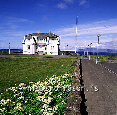 hs000076-01.jpg
Höfði
Höfdi house, where Reagan and Gorbachev met 1986
