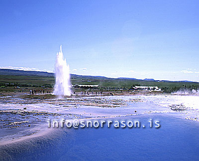 hs011156-01.jpg
Strokkur, the hot spring Strokkur, the Geysir area