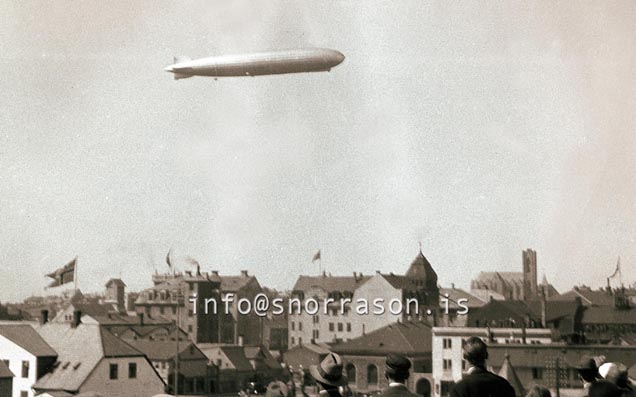hs014979.jpg
Graf Zeppelin yfir Reykjavik 1930, Graf Zeppelin over Reykjavik in 1930
