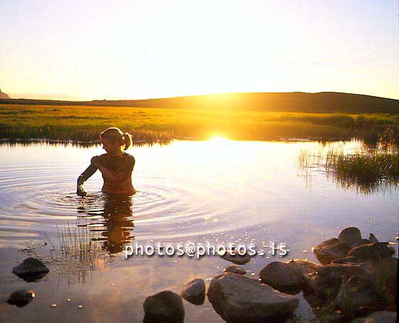 hs018285-01.jpg
villiböð, bað, woman bathing