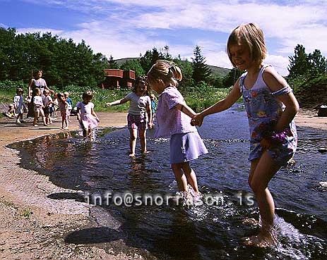 hs005714-01.jpg
börn, barn, children