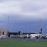 hs018070-01.jpg
flugvélar, flugvöllur, airplanes, airport
Keflavik airport. Leifsstöð