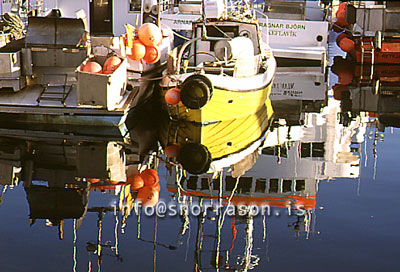 hs011584-01.jpg
bátar við kajann í Reykjavíkurhöfn, from Reykjavik
harbor