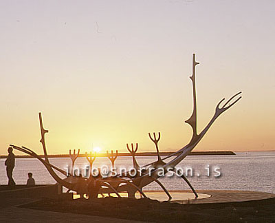 hs007943-01.jpg
Sólfarið