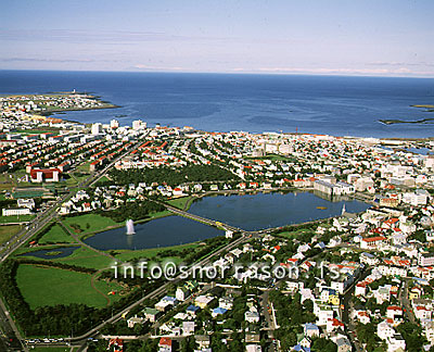 hs006311-01.jpg
Loftmynd af miðbæ Reykjavíkur
aerial view of Reykjavik city center