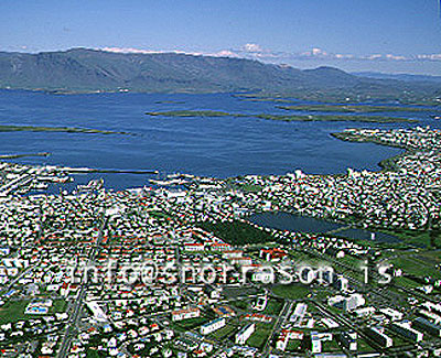 hs002628-01.jpg
101 Reykjavík og Esjan
From central Reykjavik