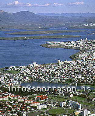 hs002622-01.jpg
Útsýni yfir Hótel Sögu til norðausturs
view over hotel Saga to northeast

