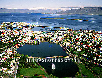 hs000271-01.jpg
Tjörnin og Ráðhúsið
view over the pond and cityhall