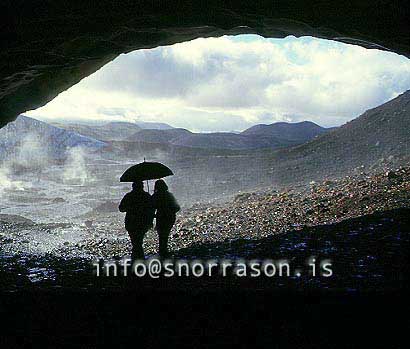 hs013545.-01.jpg
par í íshelli, íshellir, Hrafntinnusker, couple exploring a ice cave