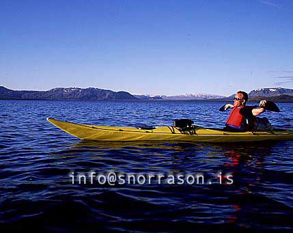 hs012992-01.jpg
maður á kayak, man in a kayak