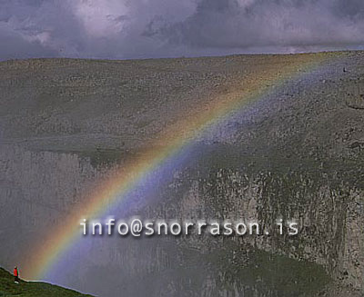 hs012591-01.jpg
maður og regnbogi, Jökulsárgljúfur, 
man and rainbow