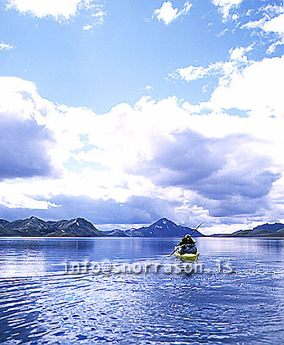 hs010793-01.jpg
maður á kayak
man kayaking,  Langisjór