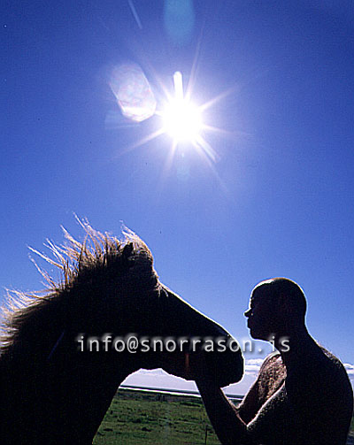 hs008599-01.jpg
maður og hestur, man and horse