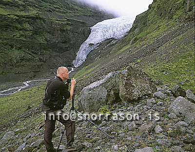 hs008553-01.jpg
maður að taka myndir, maður að taka ljósmyndir
man taking photographs