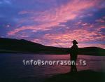 hs001176-01.jpg
maður að veiða, man fishing
Angling in Sogid south iceland, around midnight