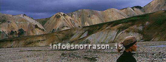 hs013686-01.jpg
kona og landslag, Landmannalaugar, 
woman and landscape, Landmannalaugar, south
highland