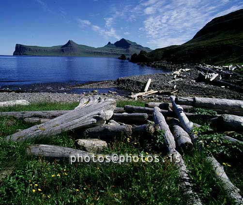 hs015471-01.jpg
útsýni til Hornbjargs frá Rekavík
from Rekavik in Hornvik, west fjords