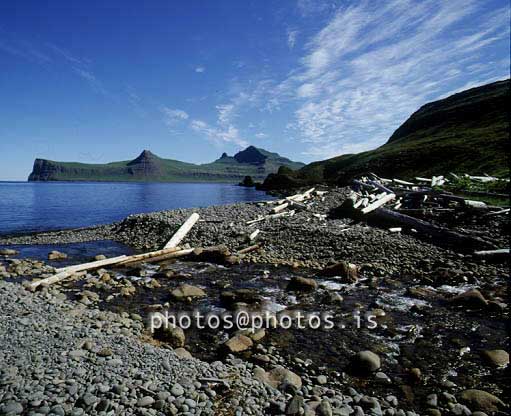 hs015469-01.jpg
útsýni til Hornbjargs frá Rekavík
from Rekavik in Hornvik, west fjords