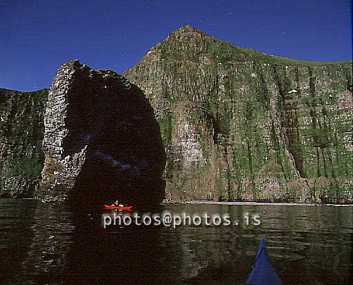 hs015309-01.jpg
Hælavíkurbjarg,Haelavikurbjarg,  Hornvík, west fjords( note kayak )