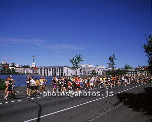 hs015100-01.jpg
Reykjavíkurmaraþon
the annual Reykjavik martathon