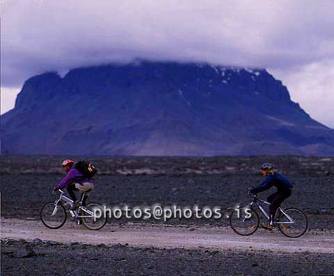 hs014995-01.jpg
Hjólreiðamenn, Herðubreið