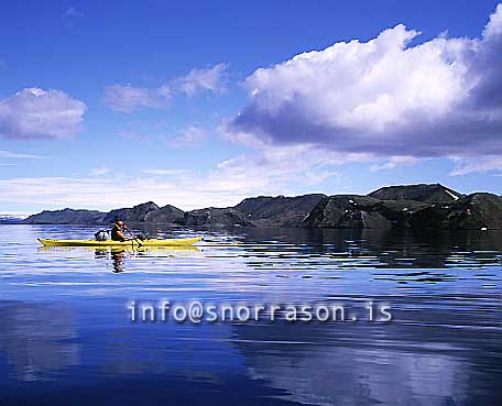 hs010790-01.jpg
Kayaking in lake Langisjor, south highland