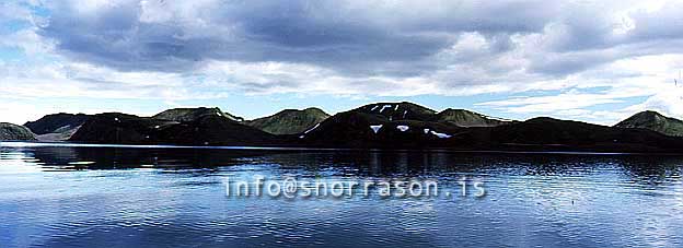 hs010762-01.jpg
Kayaking in lake Langisjor, south highland