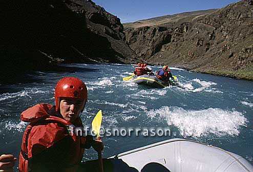 hs010701-01.jpg
Rafting in the glacial river Jökulsá eystri, north Iceland