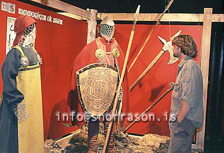 hs010277-01.jpg
Clothing and armors of Gunnar from Hlíðdarendi, 
one of Iceland´s saga´s heroes