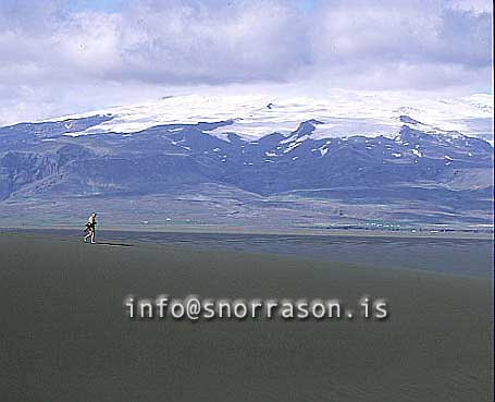 hs008573-01.jpg
A tour from Ingólfshöfdi, where Iceland´s first
setler  Ingólfur Arnarson first landed  in SE - Iceland