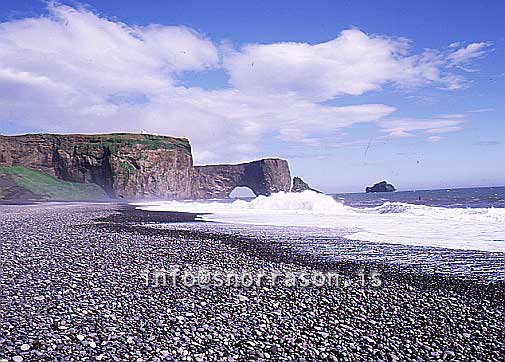 hs008339-01.jpg
From the rock, Dyrhólaey, south Iceland, surrouded by black sand