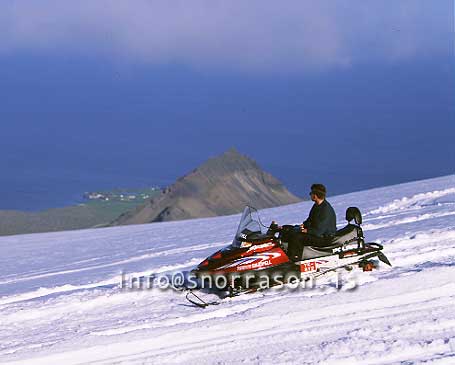 hs006151-01.jpg
view from Snaefellsjökull