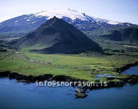 hs006096-01.jpg
Arnarstapi and Snaefellsnes glacier, west Iceland