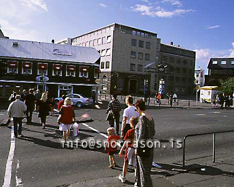 hs005626-01.jpg
A street view in Reykjavik