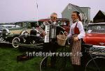 hs007055-01.jpg
Árbæjarsafn, Árbaejarsafn museum
old cars and people in old icelandic custumes