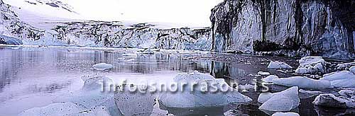 hs008196-01.jpg
Grímsvötn lake in Vatnajökull glacier