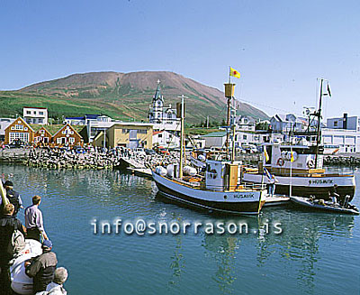 hs008876-01.jpg
Húsavík, Hvalskoðunarbátar, Husavik