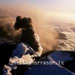 hs007397-01.jpg Hekla, erupting in 2000