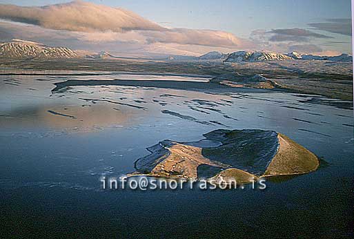 hs009197-01.jpg
Sandey, Þingvallavatn í desember