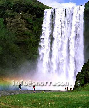 hs002968-01.jpg
Skógafoss, fólk og foss, people and waterfall