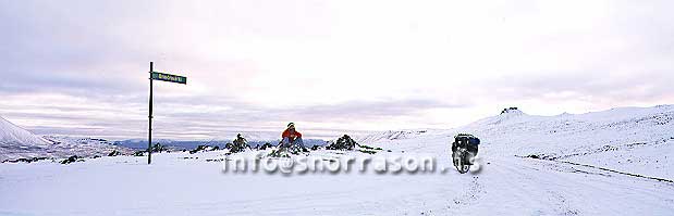 hs004540-01.jpg
hjólreiðarmaður, Kaldidalur, cykler in Kaldidalur