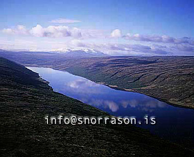 hs010341-01.jpg
Skorradalsvatn og Botnsúlur
from Skorradalsvatn lake