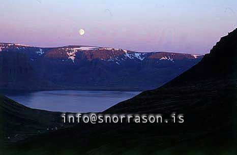 hs013347-01.jpg
Dýrafjörður, miðnæturbirta, midnightlight in
Dýrafjördur fjord