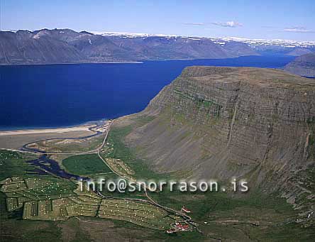 hs010980-01.jpg
Frá Arnarfirði
from Arnarfjordur