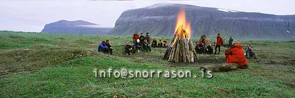 hs006889-01.jpg
Reykjafjörður, Strandir, varðeldur