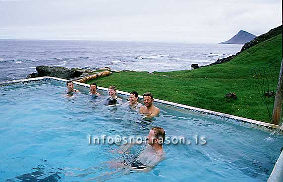 hs006490-01.jpg
Sundlaugin í Trékyllisvík
the swimmingpool in Trékyllisvik in Strandir