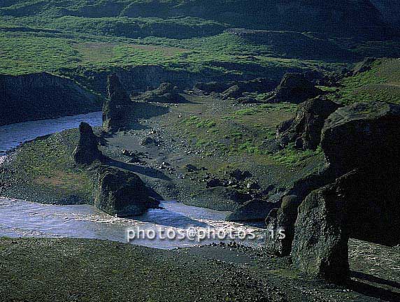 hs019051-01.jpg
Karl og Kerling
Jökulsá á Fjöllum, Jökulsárgljúfur