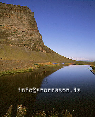 hs006389-01.jpg
fjall og vatn, Lómagnúpur