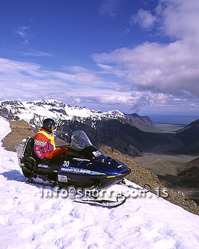 hs006251-01.jpg
From Skálafellsjökull glacier